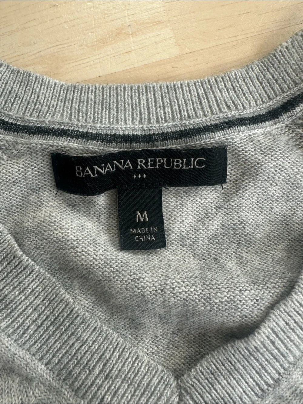 Banana Republic Men's Heather Gray V-Neck Sweater